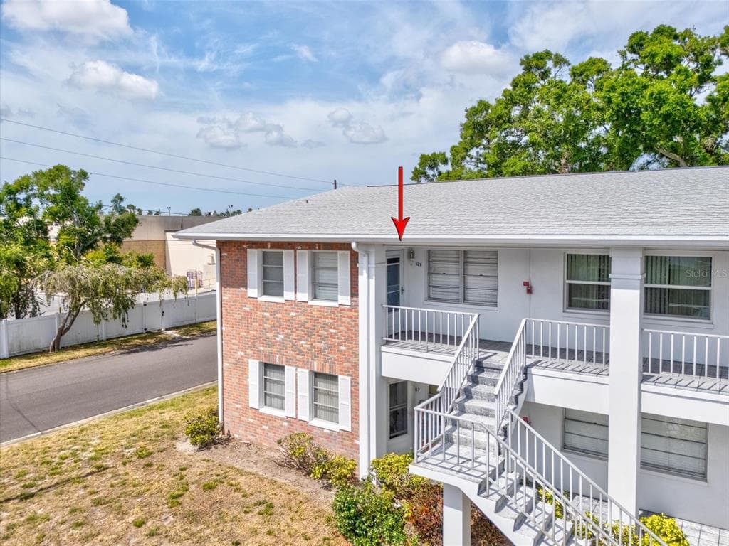 128 BRANDY WINE DRIVE LARGO, FL 33771