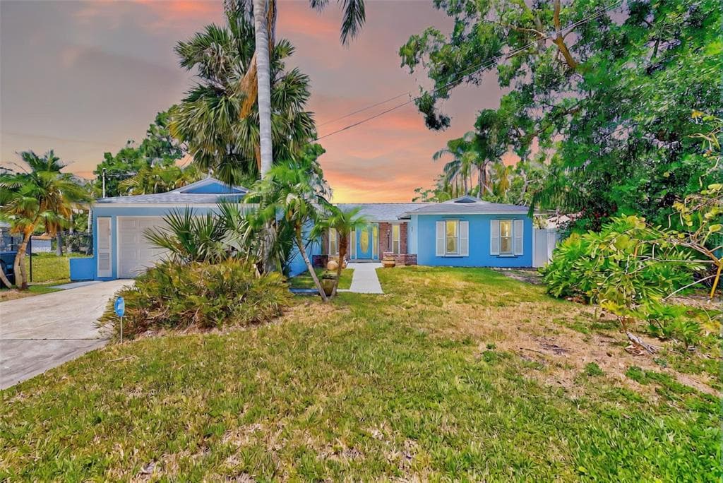 127 LAKE JUDY LEE DRIVE LARGO, FL 33771