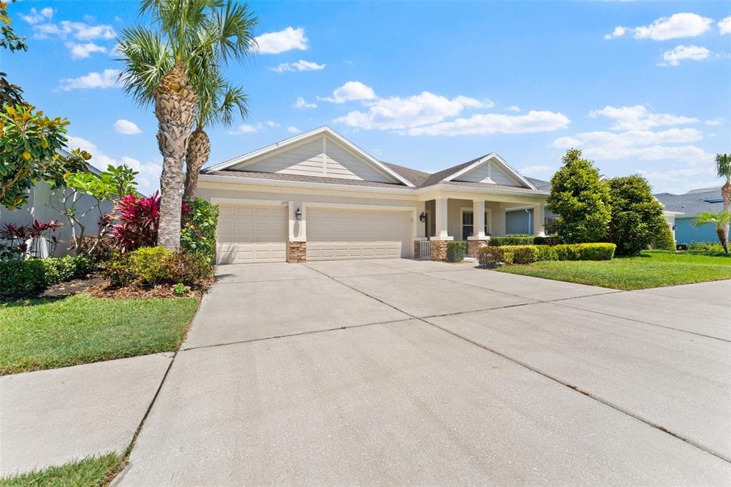 17731 BRIGHT WHEAT DRIVE LITHIA, FL 33547