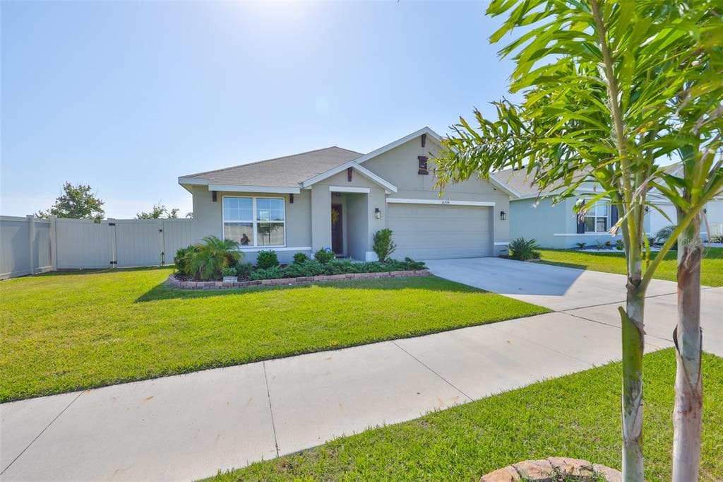 16704 SUNBURST LAKE STREET WIMAUMA, FL 33598