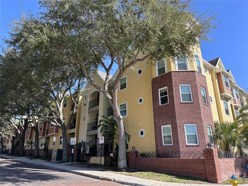 1810 E PALM AVENUE UNIT 1113 TAMPA, FL 33605