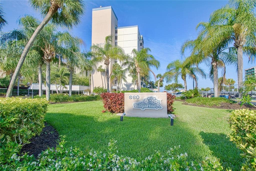660 ISLAND WAY #206 UNIT 206 CLEARWATER, FL 33767