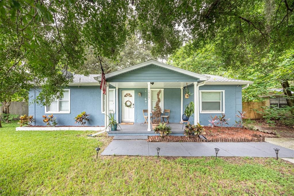 1717 NE LAMBRIGHT STREET TAMPA, FL 33610