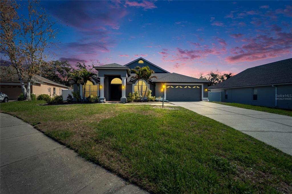 18507 COUNTRY CREST PLACE TAMPA, FL 33647