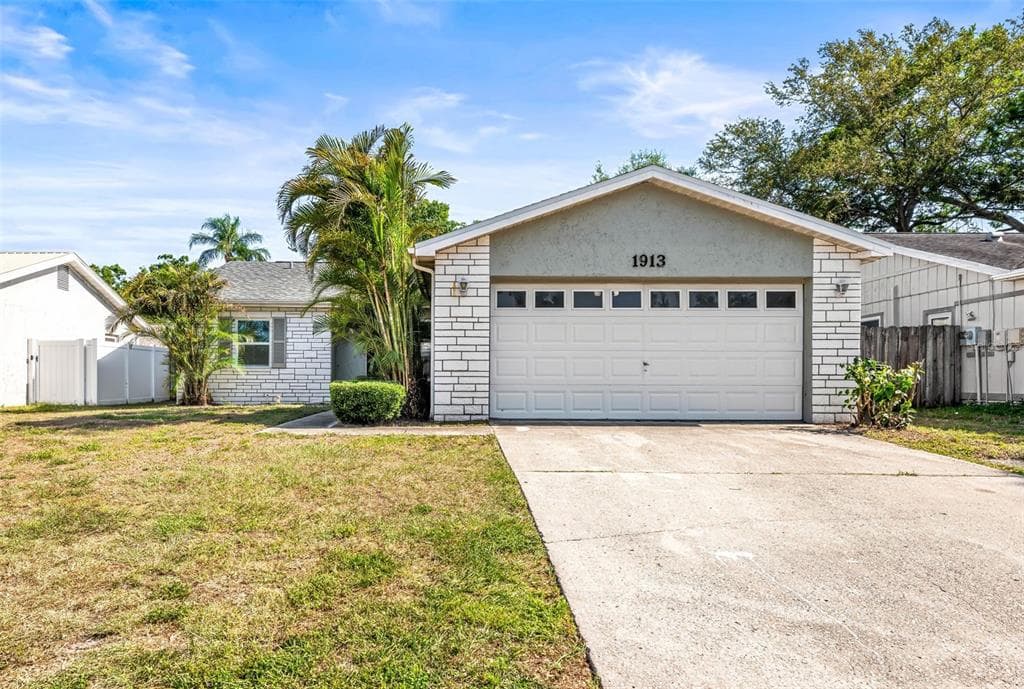 1913 PEPPERTREE DRIVE OLDSMAR, FL 34677