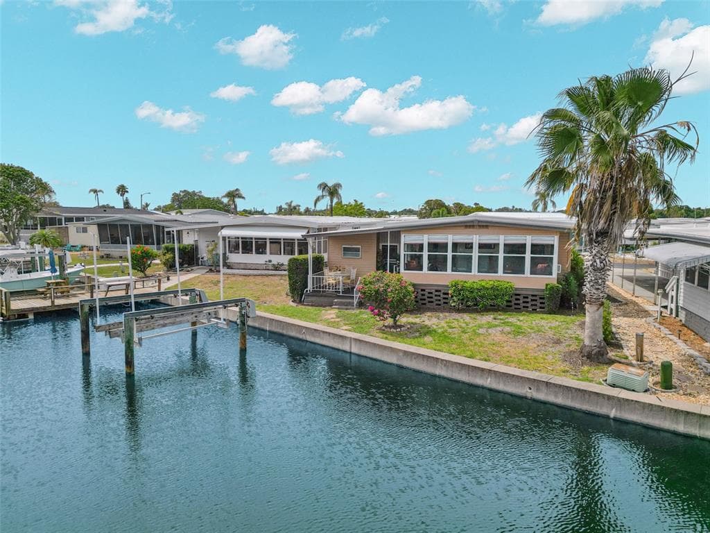 646 MOUNT OAK AVENUE NE UNIT 731 ST PETERSBURG, FL 33702