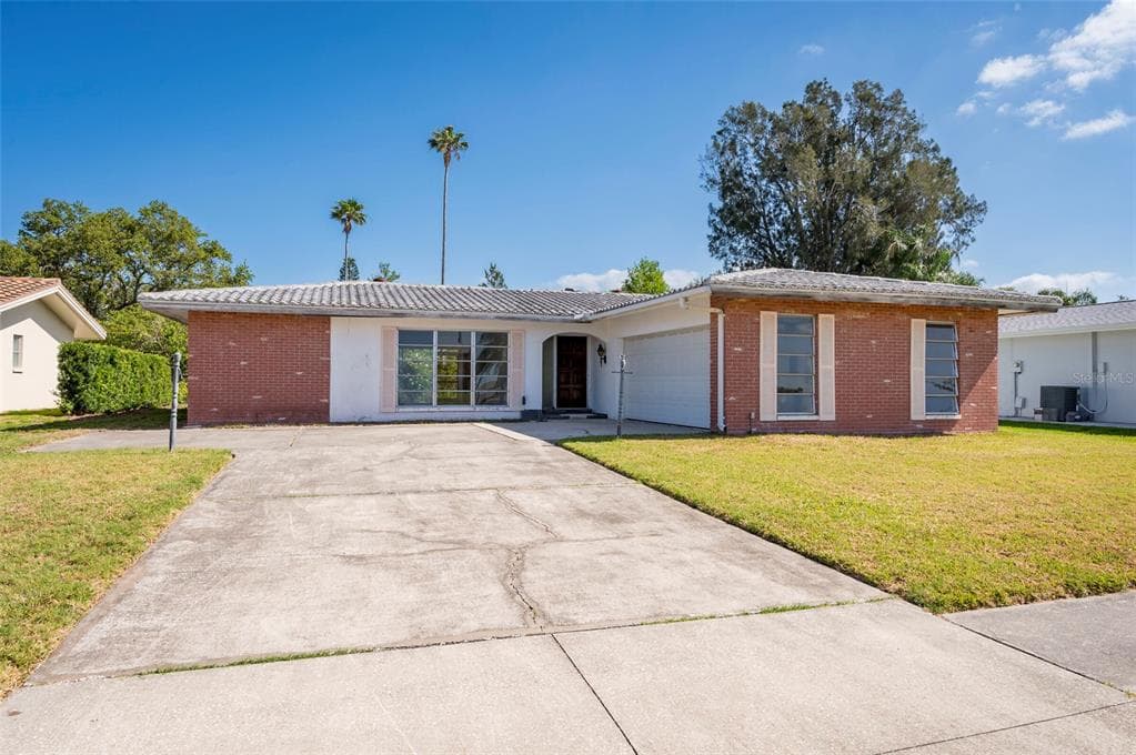 14921 CROWN DRIVE LARGO, FL 33774