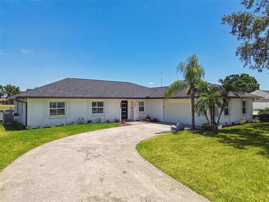 3913 FONTAINEBLEAU DRIVE TAMPA, FL 33634