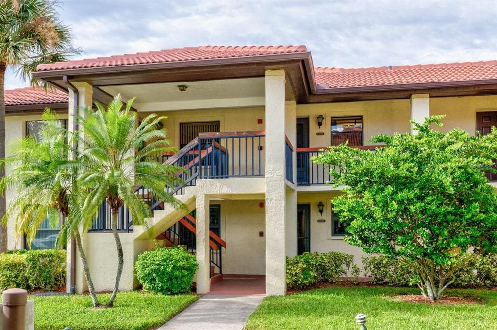 1409 HAMMOCK PINE BOULEVARD UNIT 1409 CLEARWATER, FL 33761