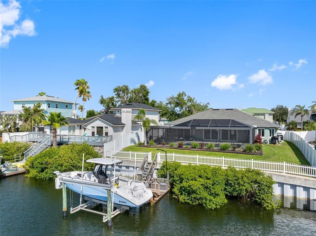 6604 DOLPHIN COVE DRIVE APOLLO BEACH, FL 33572