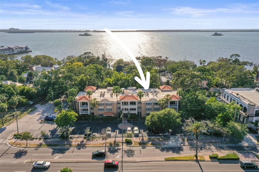 950 BROADWAY UNIT 103 DUNEDIN, FL 34698