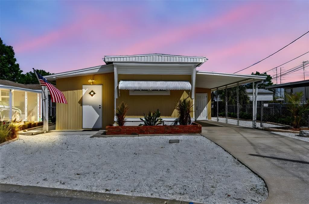 719 DRIFTWOOD LN TARPON SPRINGS, FL 34689