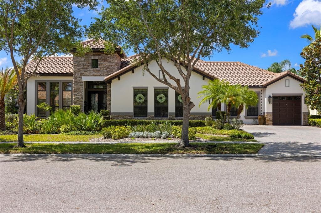 8434 DUNHAM STATION DRIVE TAMPA, FL 33647