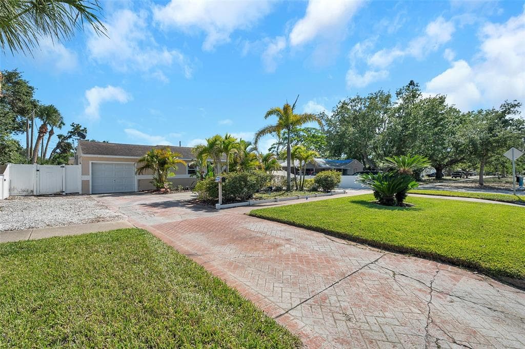 7508 9TH AVENUE N ST PETERSBURG, FL 33710