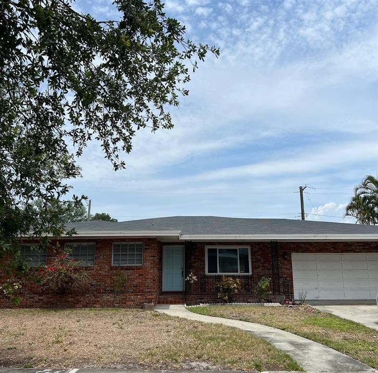 627 E DAVIS BOULEVARD TAMPA, FL 33606