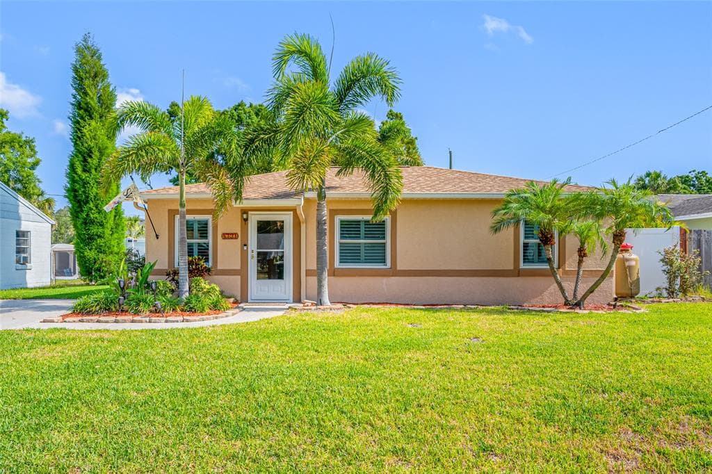4721 W LAWN AVENUE TAMPA, FL 33611