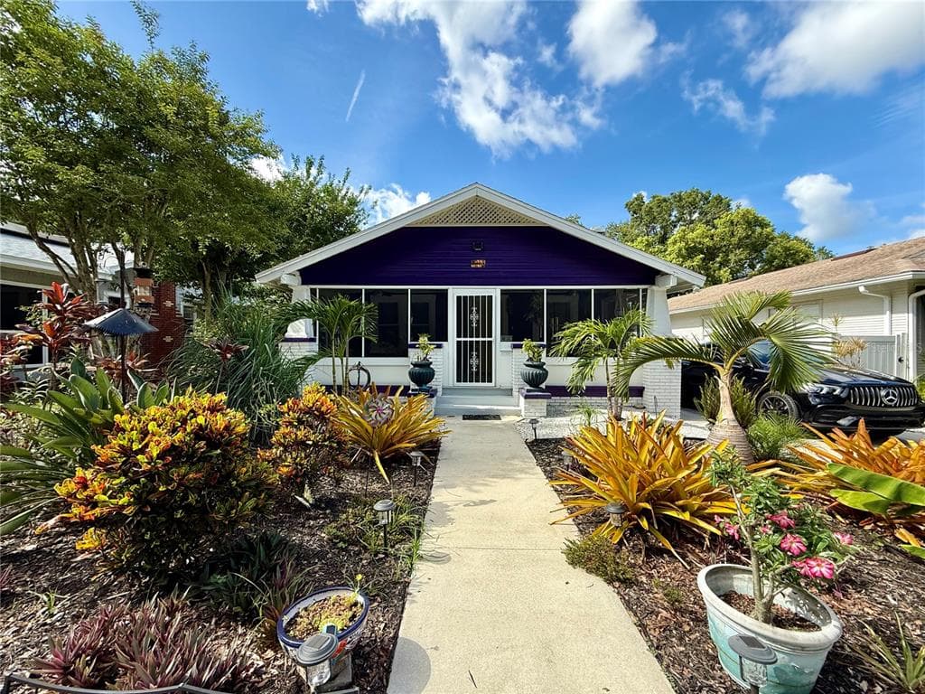 1213 E HENRY AVENUE TAMPA, FL 33604