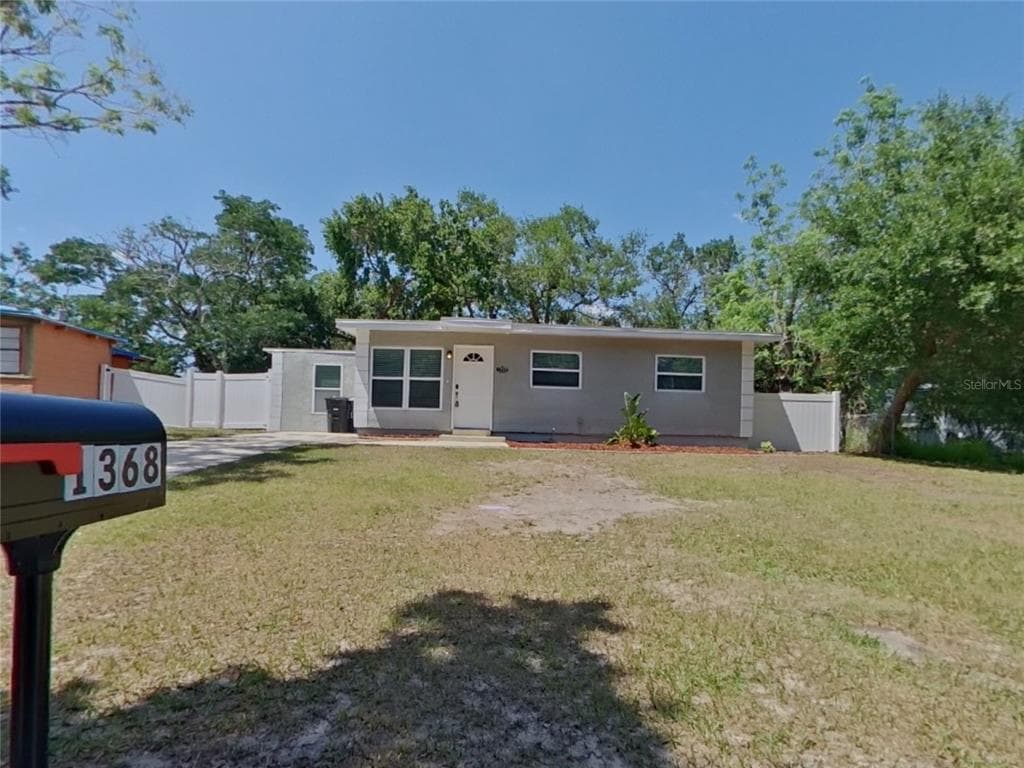 1368 MARY L ROAD CLEARWATER, FL 33755