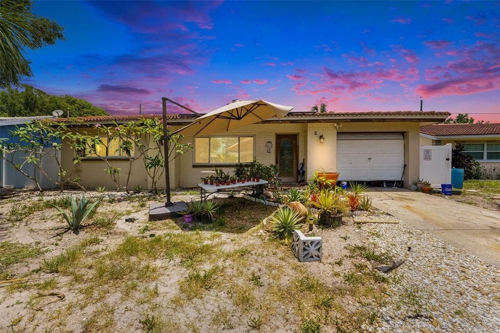 2078 SHADOW LANE CLEARWATER, FL 33763