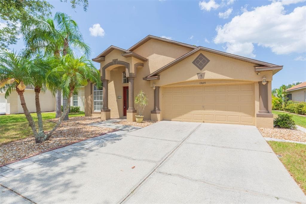 13023 WATERBOURNE DRIVE GIBSONTON, FL 33534