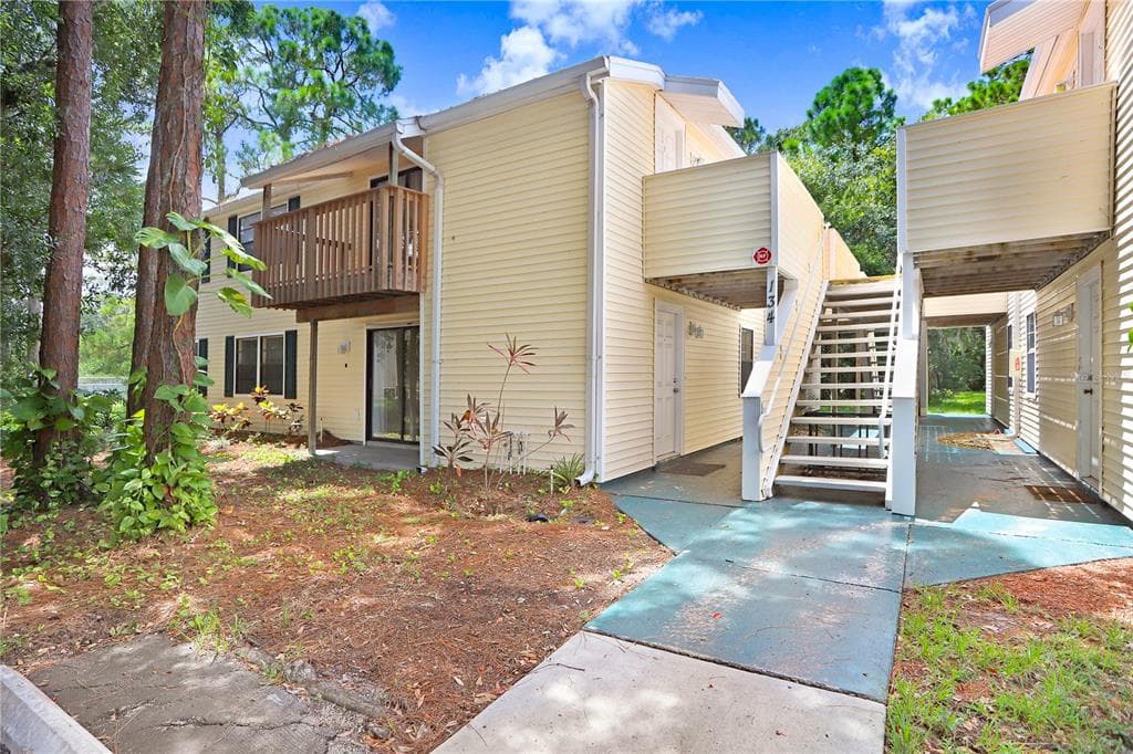 134 SYCAMORE LANE UNIT F OLDSMAR, FL 34677