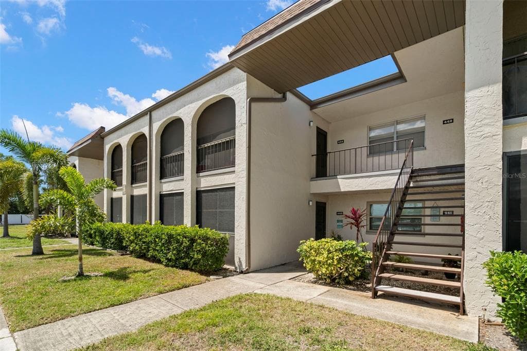 7701 STARKEY ROAD UNIT 443 SEMINOLE, FL 33777