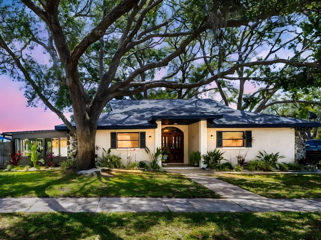 5021 ROANOKE DRIVE HOLIDAY, FL 34690
