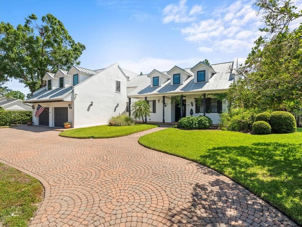 13801 LAKE VILLAGE PLACE TAMPA, FL 33618