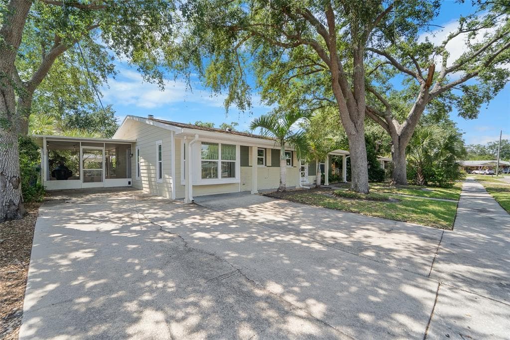 6307 S CAMERON AVENUE TAMPA, FL 33616