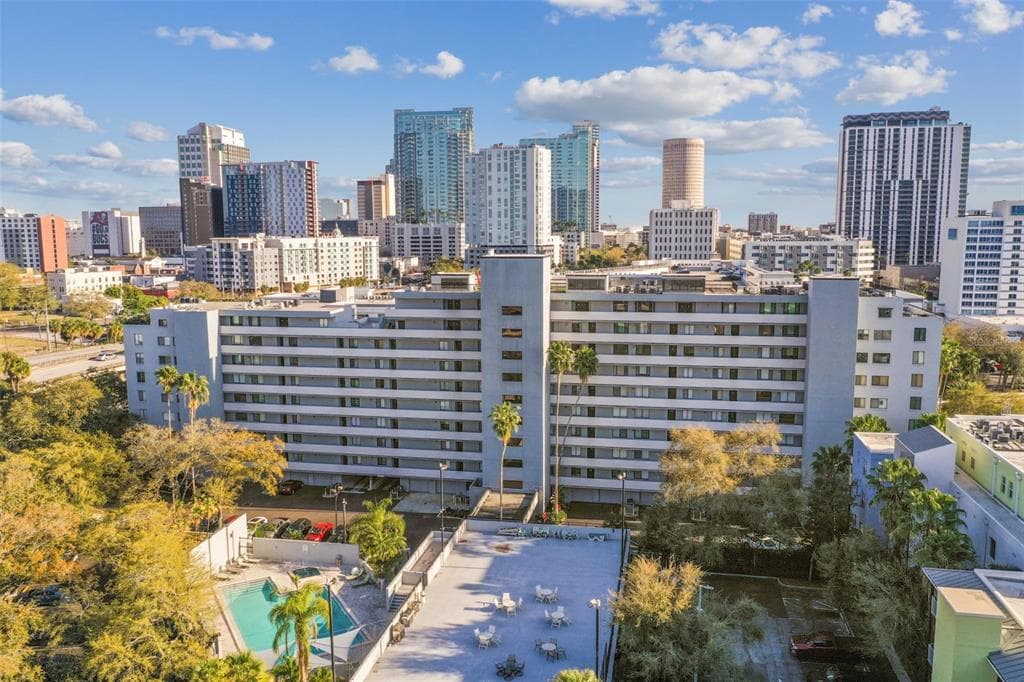 201 W LAUREL STREET UNIT 704