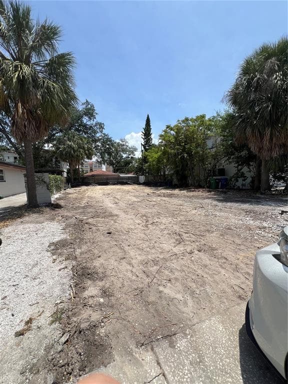 513 E DAVIS BOULEVARD TAMPA, FL 33606