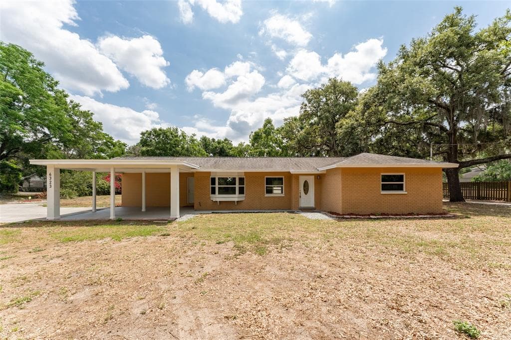 4323 CULBREATH ROAD UNIT B VALRICO, FL 33596