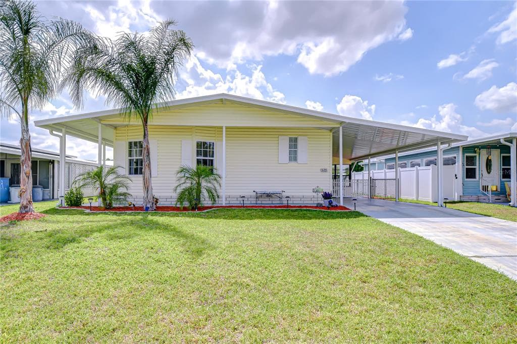 5721 APACHE STREET ZEPHYRHILLS, FL 33542