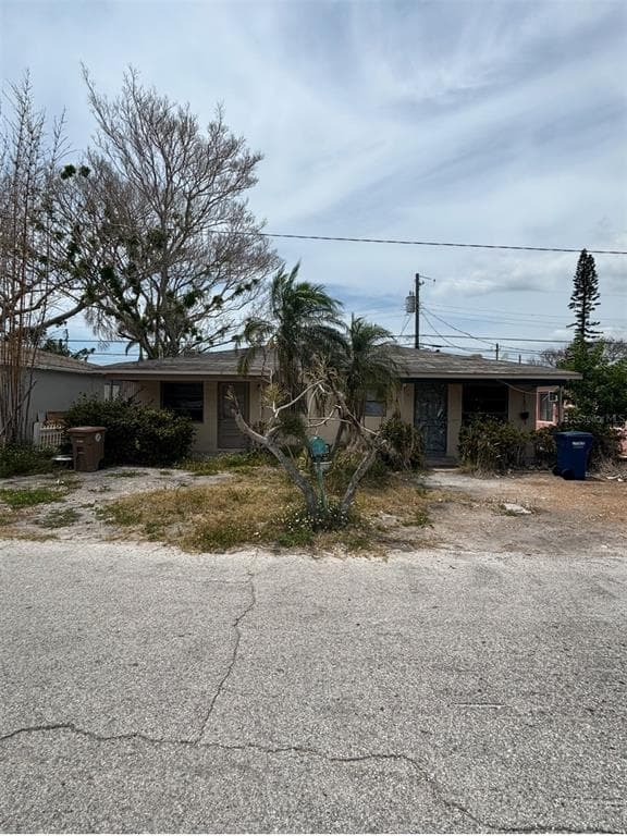 148 147TH AVENUE E MADEIRA BEACH, FL 33708