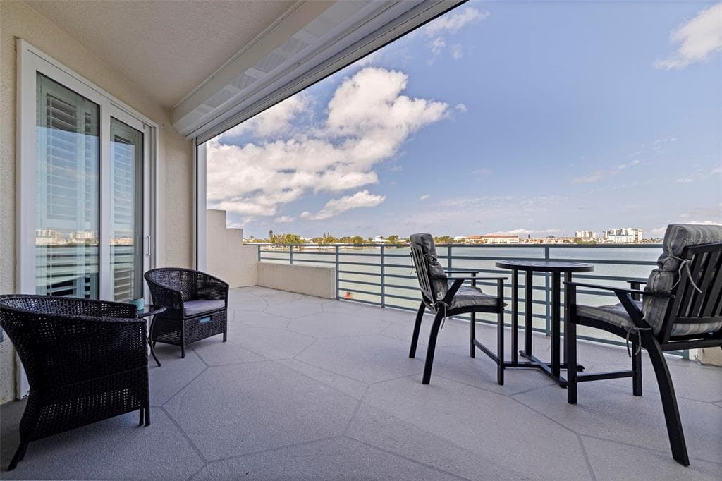 7922 SAILBOAT KEY BOULEVARD S UNIT 105 SOUTH PASADENA, FL 33707