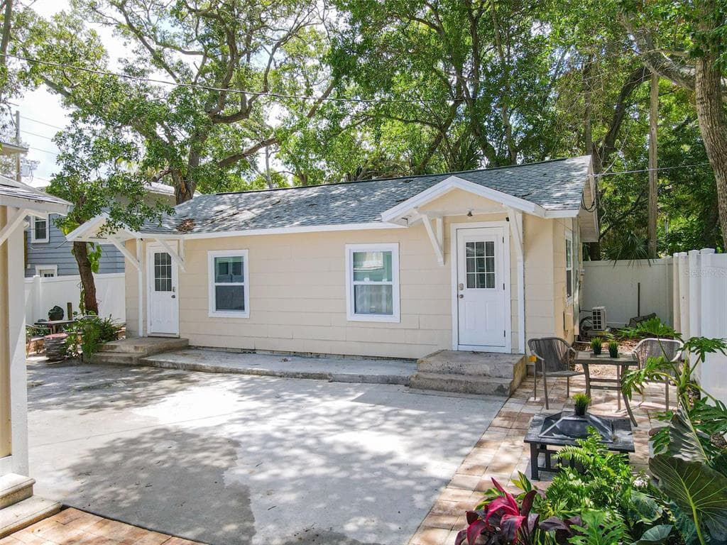 609 N OSCEOLA AVENUE UNIT B CLEARWATER, FL 33755