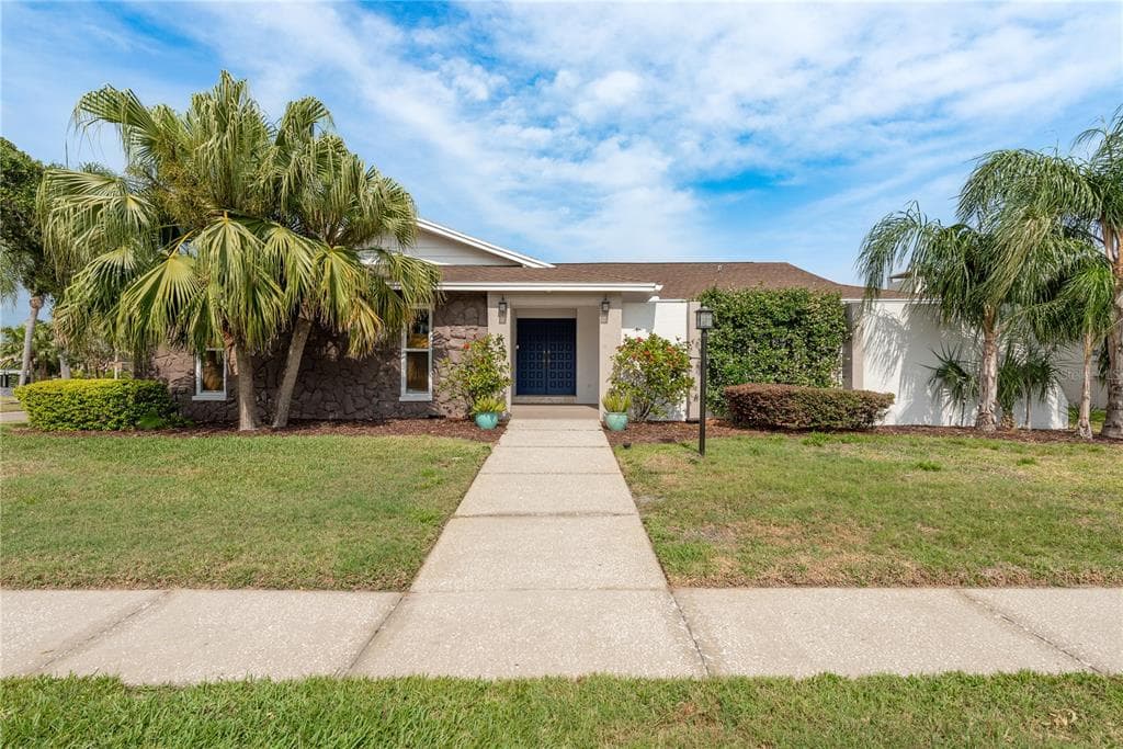 5823 DORY WAY TAMPA, FL 33615