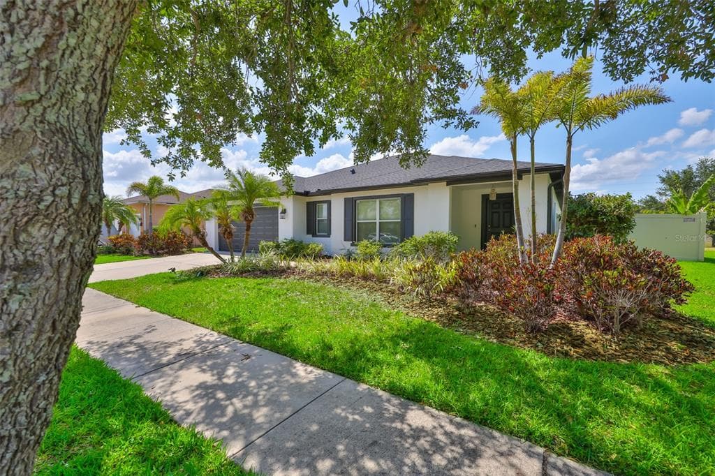 344 STAR SHELL DRIVE APOLLO BEACH, FL 33572