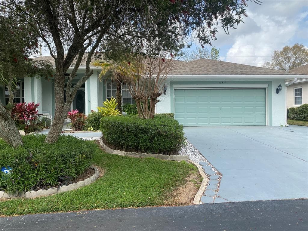 10422 MOSHIE LANE SAN ANTONIO, FL 33576