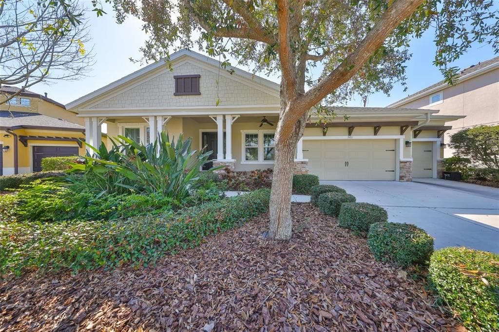 7211 BOWSPIRIT PLACE APOLLO BEACH, FL 33572