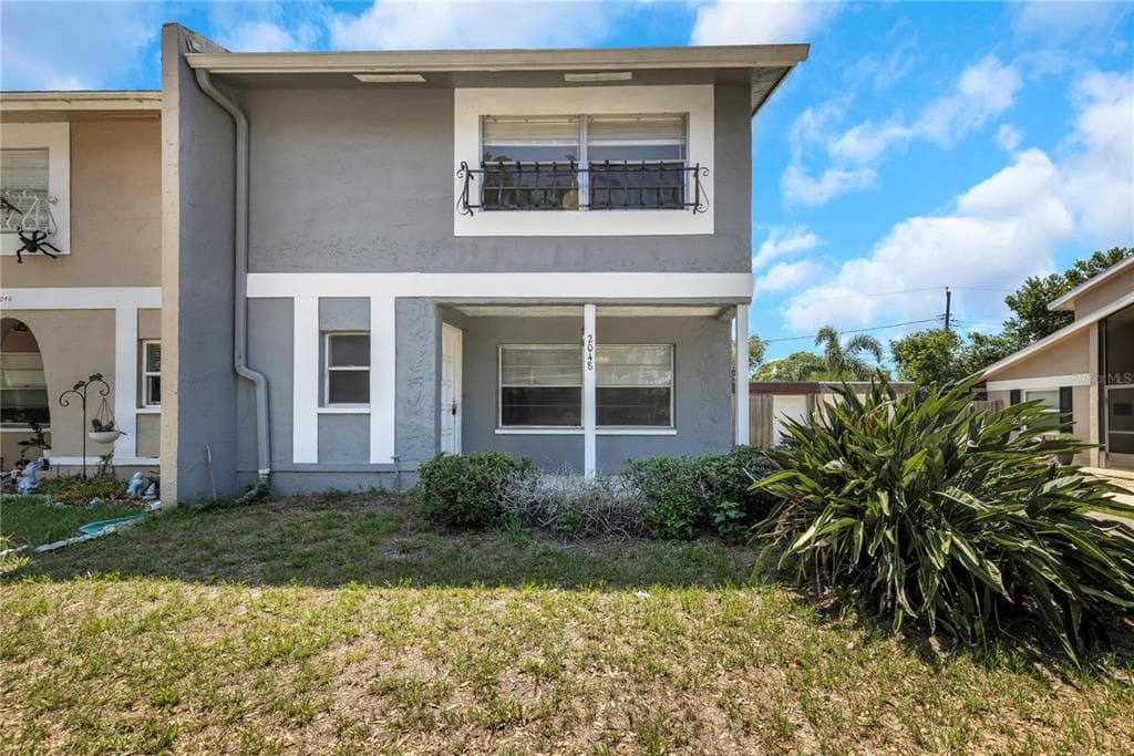 2048 LOS LOMAS DRIVE CLEARWATER, FL 33763