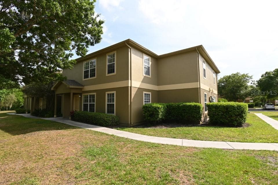 5904 WILLOW RIDGE DRIVE UNIT 104 ZEPHYRHILLS, FL 33541