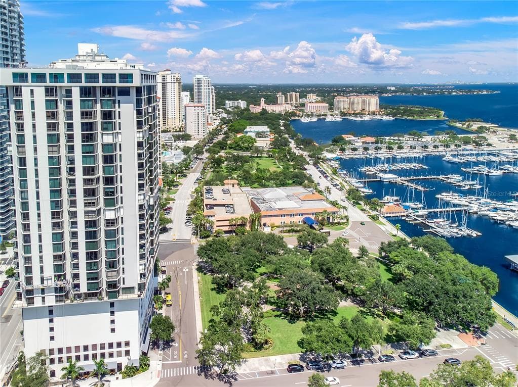 1 BEACH DRIVE SE UNIT 1808 ST PETERSBURG, FL 33701