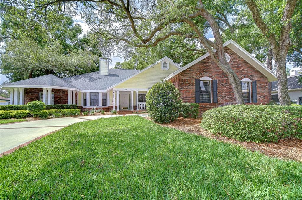 124 BARRINGTON DRIVE BRANDON, FL 33511