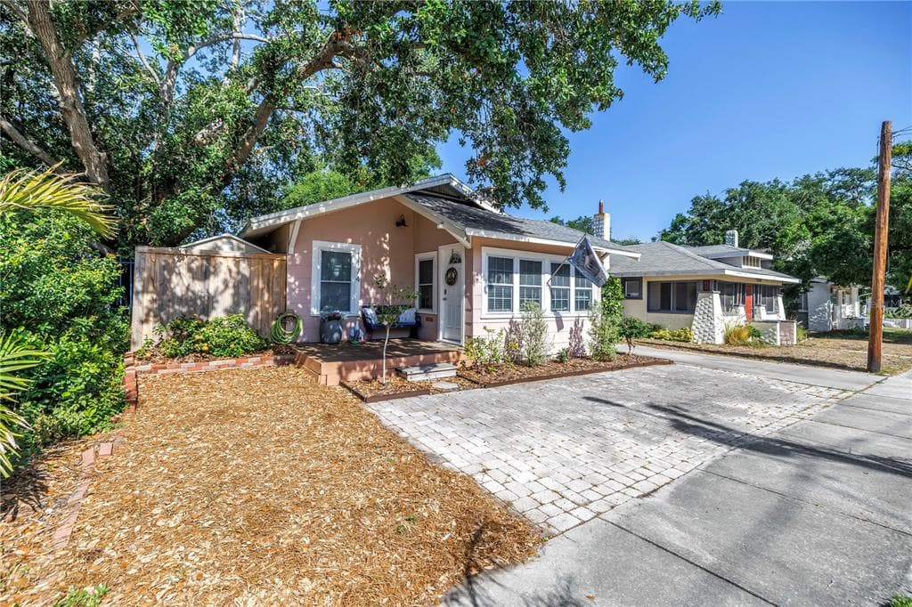 1174 8TH STREET N ST PETERSBURG, FL 33701