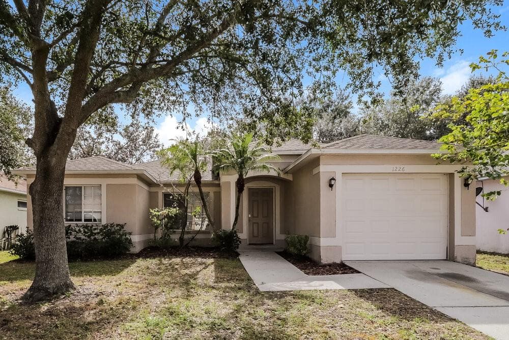 1226 FRANFORD DRIVE BRANDON, FL 33511