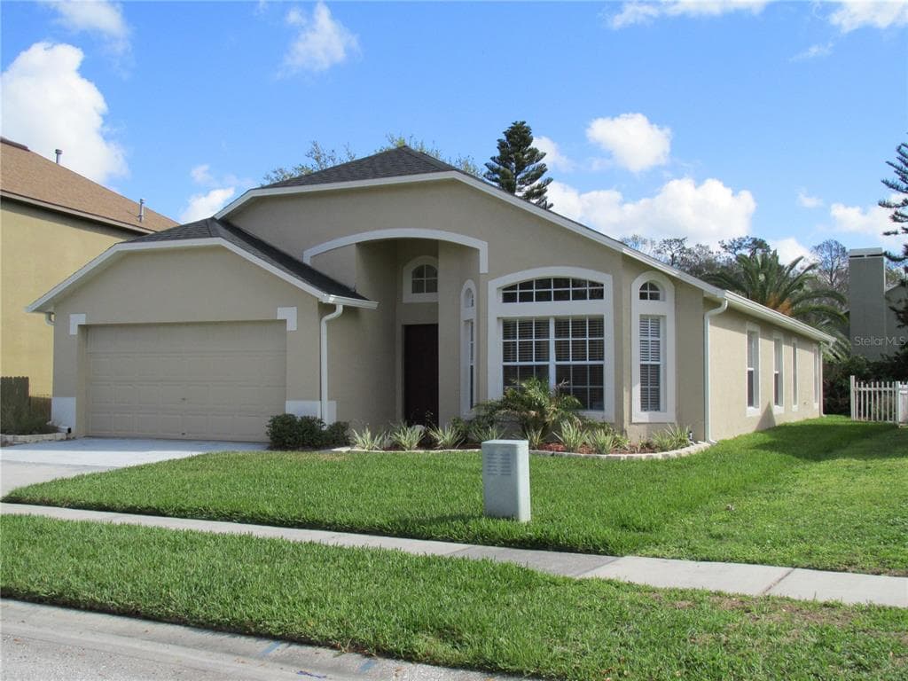 1524 MAXIMILIAN DRIVE WESLEY CHAPEL, FL 33543