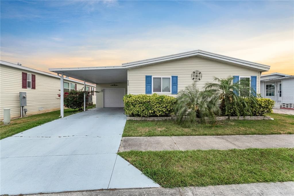 520 CANAL WAY OLDSMAR, FL 34677
