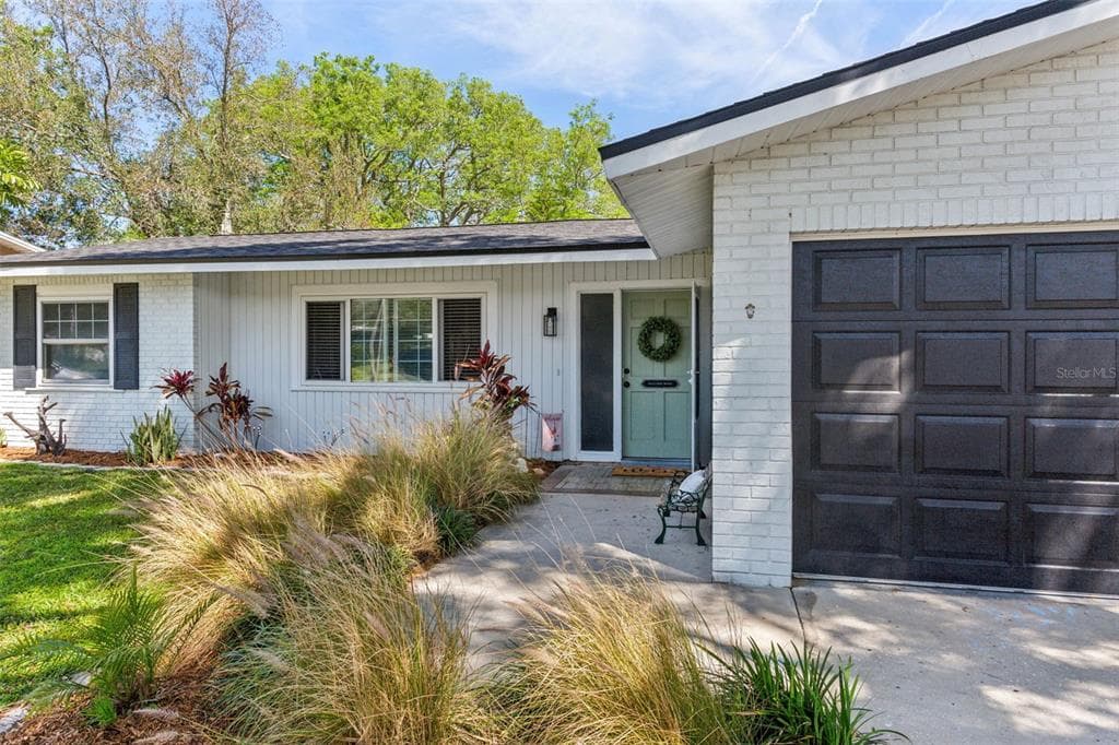 2088 BUTTERNUT CIRCLE W CLEARWATER, FL 33763