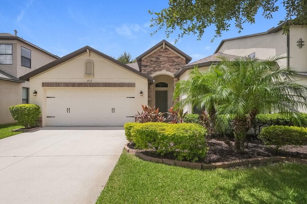 2513 CROSS MORE STREET VALRICO, FL 33594